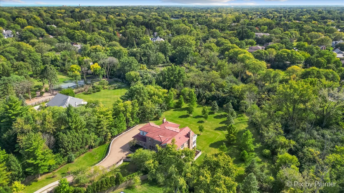 27 W Onwentsia Road, Lake Forest, IL 60045