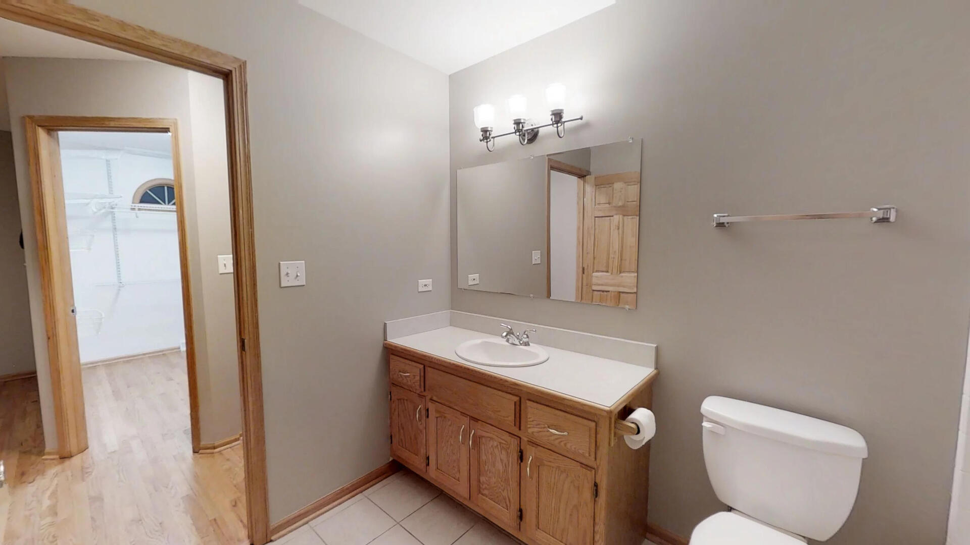 1112 Norfolk Street, Downers Grove, IL 60516