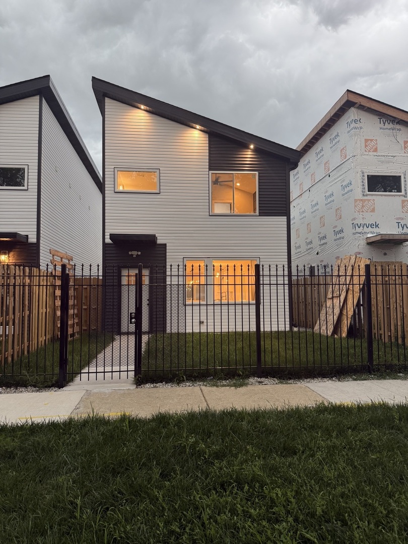 306 N Lockwood Avenue, Chicago, IL 60644