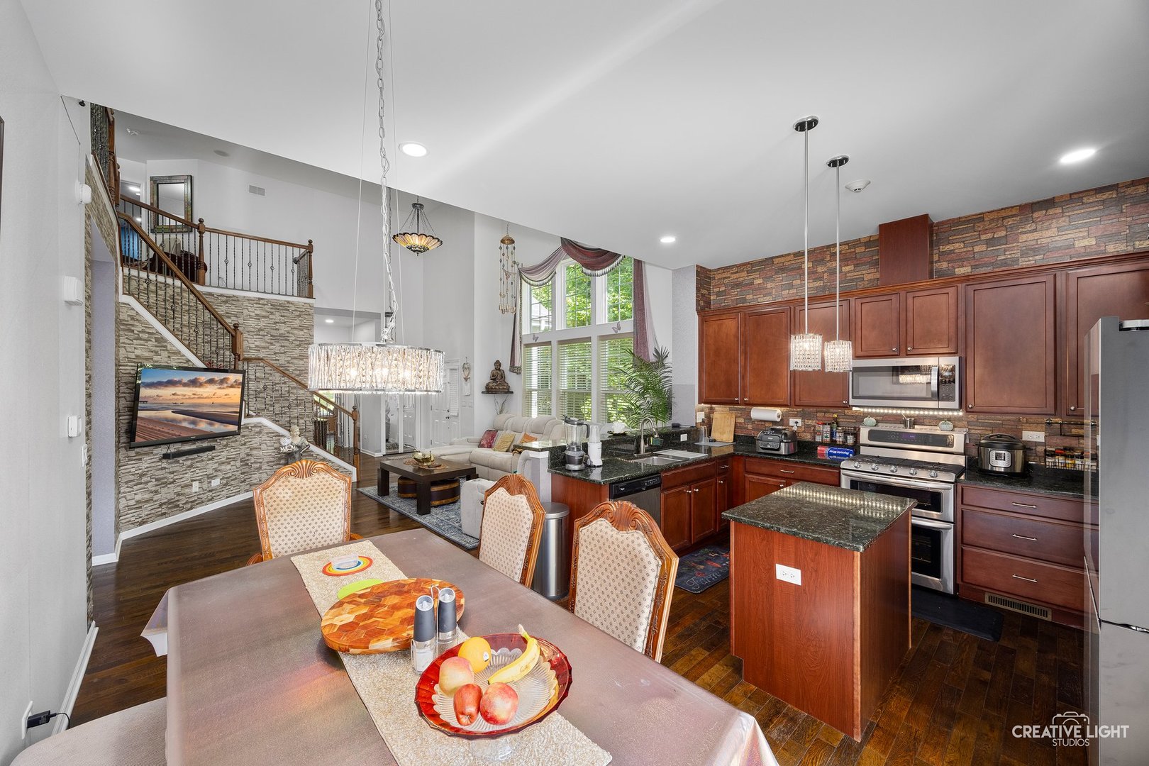 2704 Blakely Lane, Naperville, IL 60540