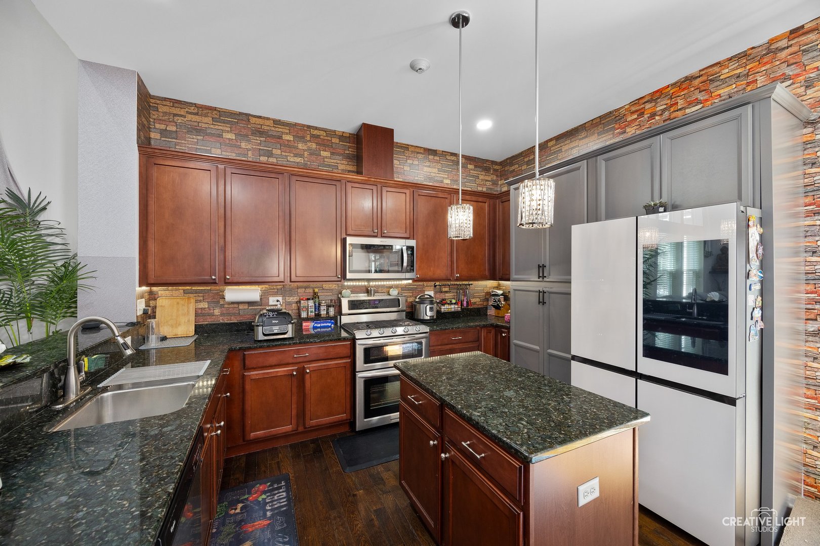 2704 Blakely Lane, Naperville, IL 60540