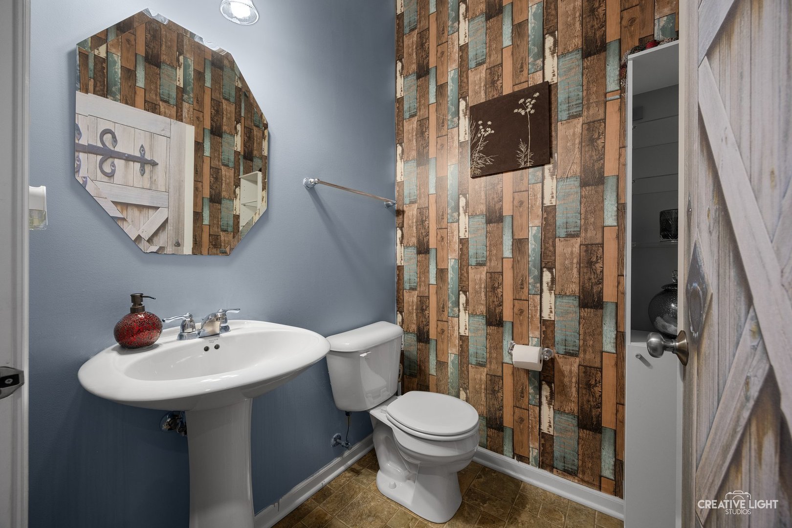 2704 Blakely Lane, Naperville, IL 60540