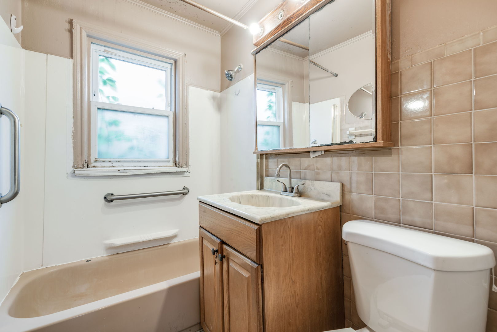117 Morris Avenue, Bellwood, IL 60104