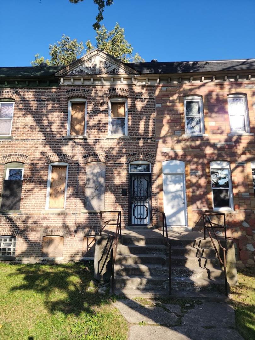 10755 S Champlain Avenue, Chicago, IL 60628