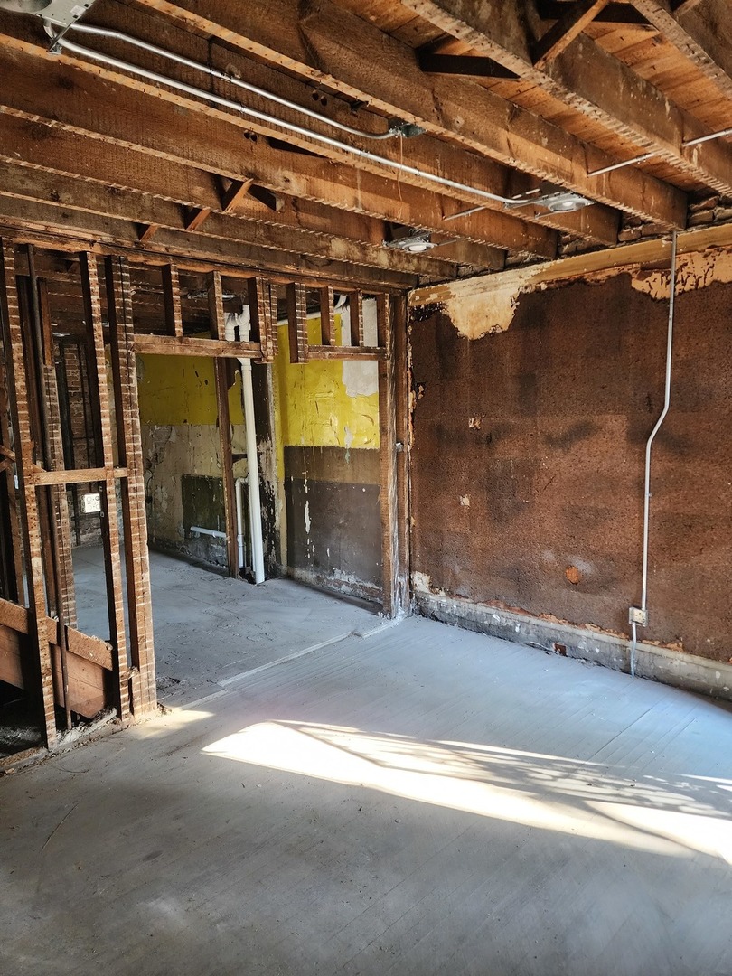 10755 S Champlain Avenue, Chicago, IL 60628