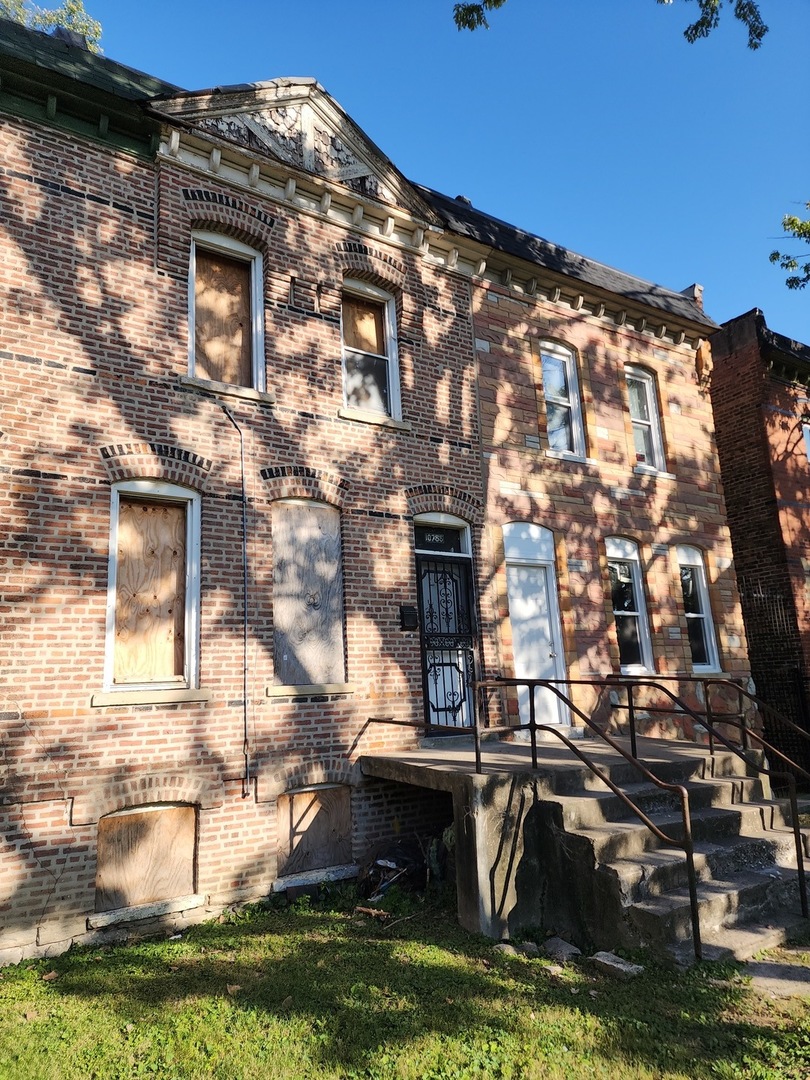 10755 S Champlain Avenue, Chicago, IL 60628