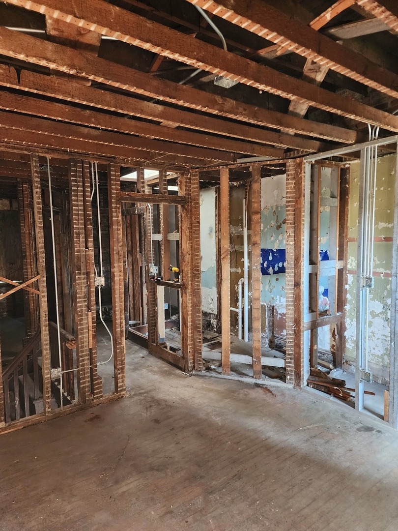 10755 S Champlain Avenue, Chicago, IL 60628