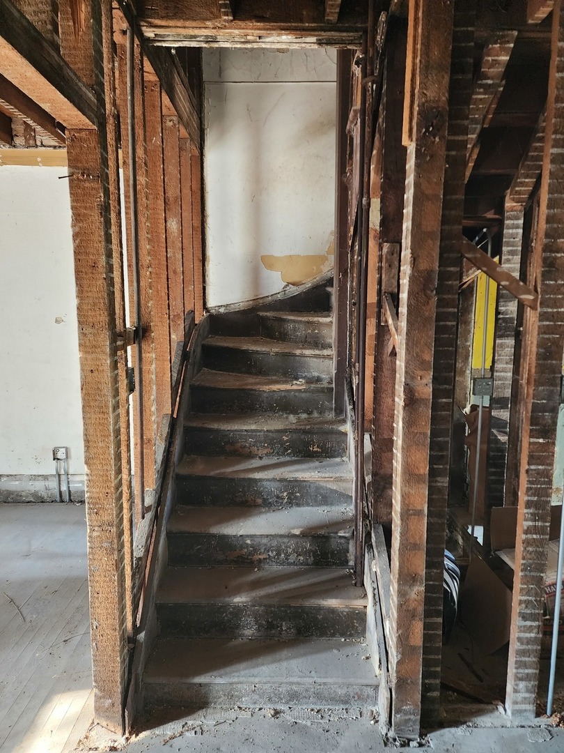 10755 S Champlain Avenue, Chicago, IL 60628