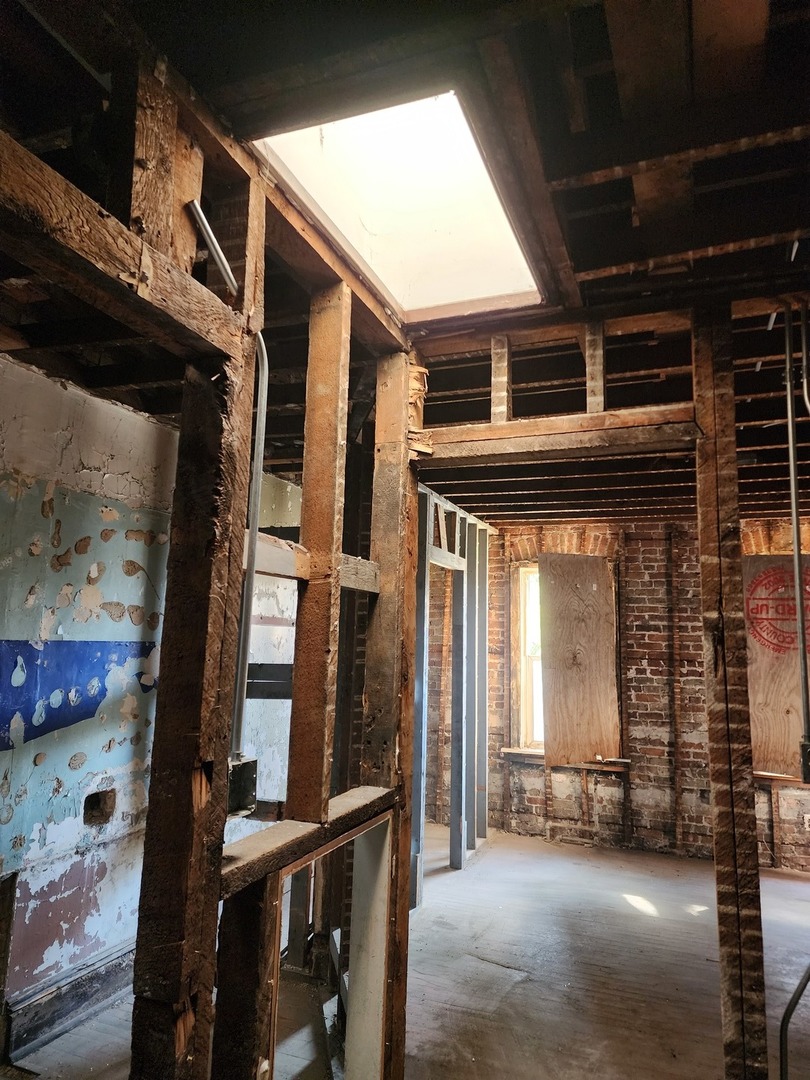 10755 S Champlain Avenue, Chicago, IL 60628