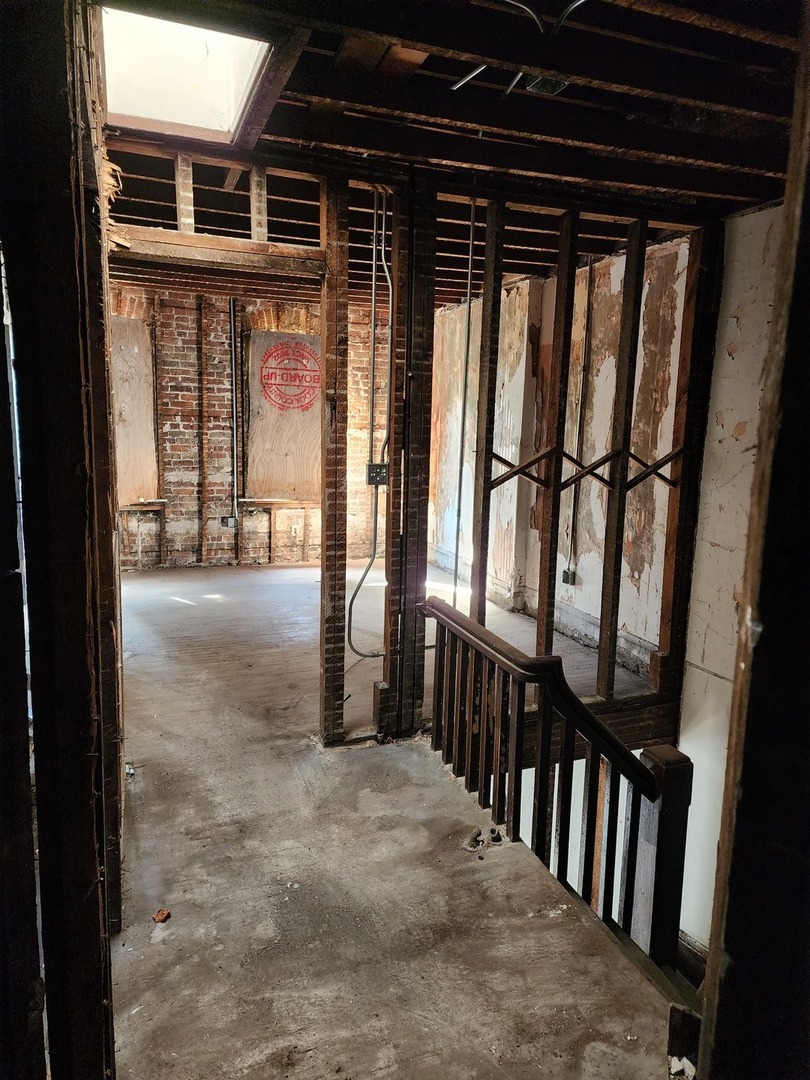 10755 S Champlain Avenue, Chicago, IL 60628