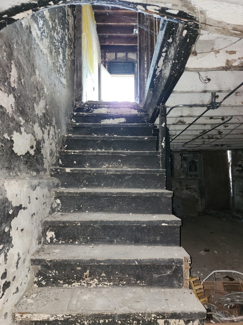 10755 S Champlain Avenue, Chicago, IL 60628