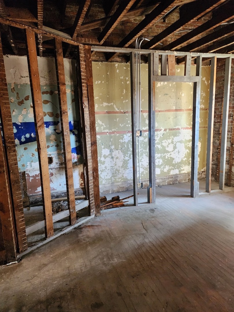 10755 S Champlain Avenue, Chicago, IL 60628