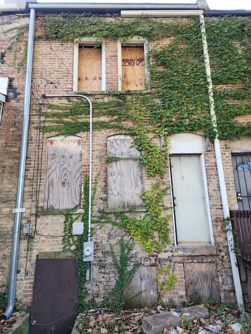 10755 S Champlain Avenue, Chicago, IL 60628