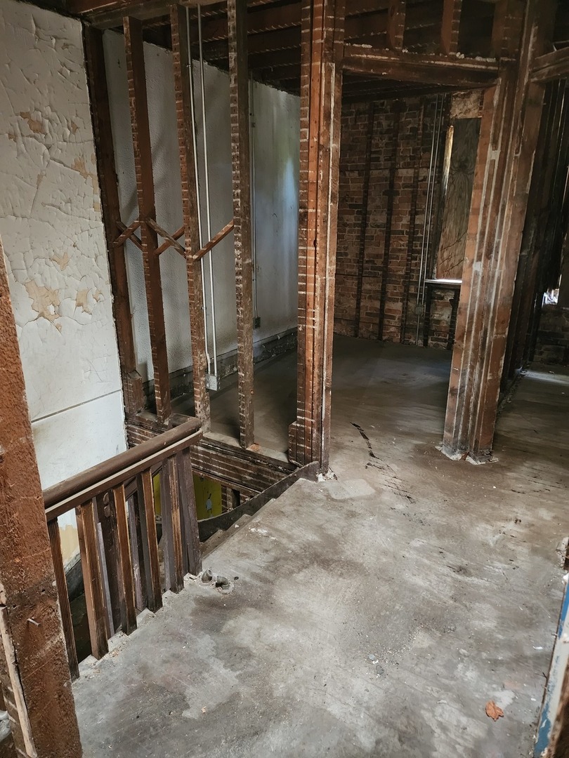 10755 S Champlain Avenue, Chicago, IL 60628