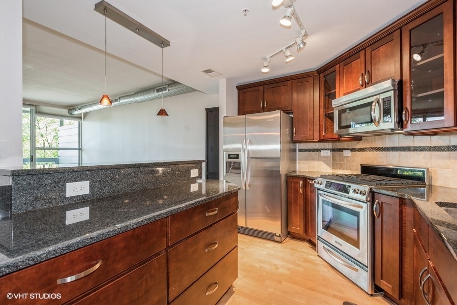 1228 EMERSON Street #304, Evanston, IL 60201
