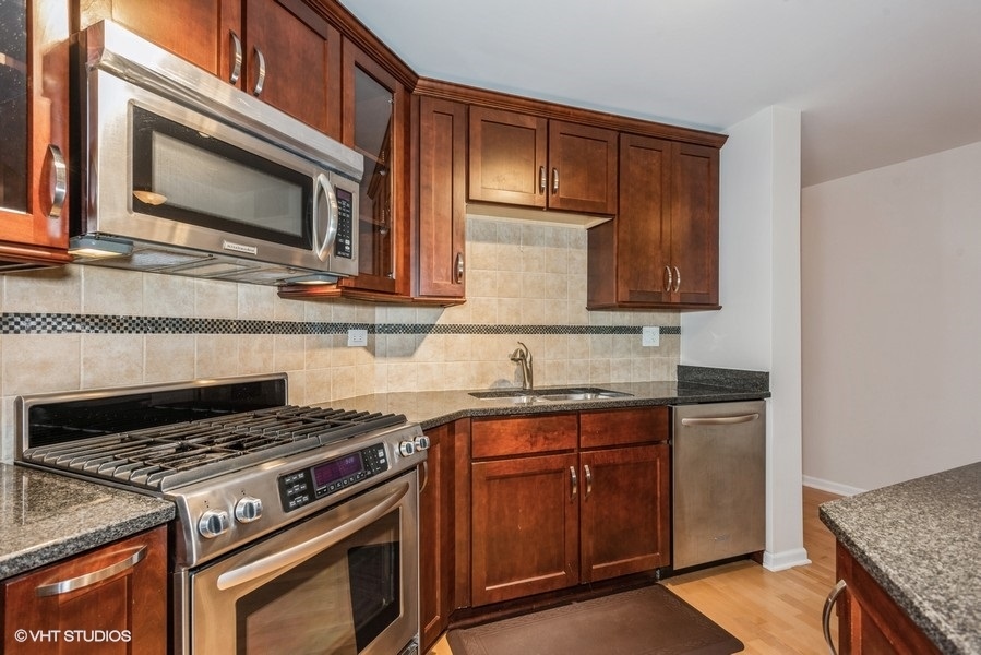1228 EMERSON Street #304, Evanston, IL 60201