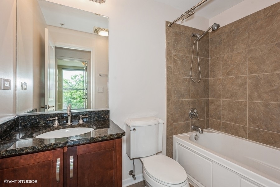 1228 EMERSON Street #304, Evanston, IL 60201