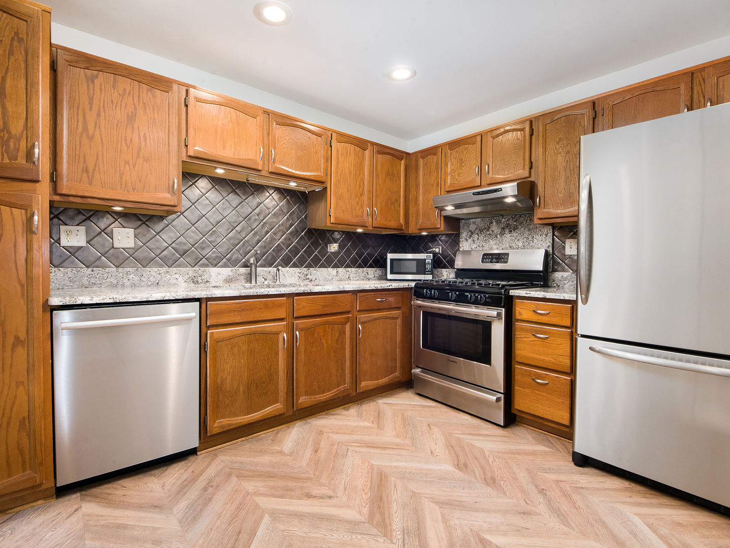 1257 Rosewood Court #D1, Schaumburg, IL 60193