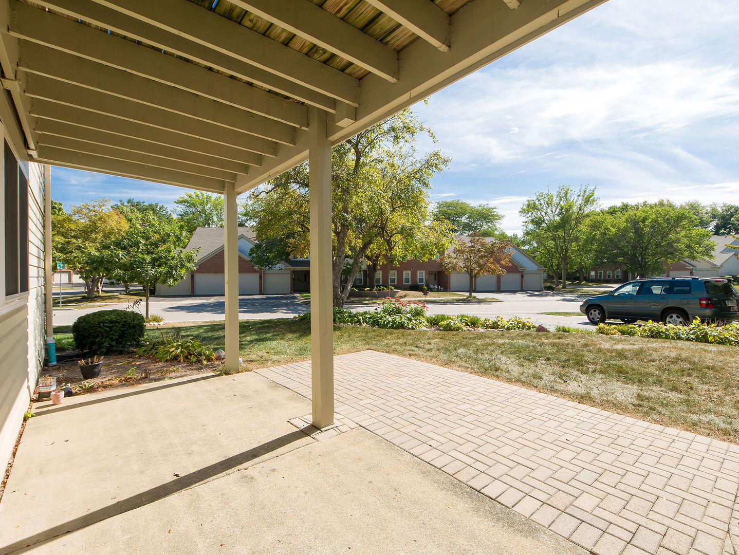 1257 Rosewood Court #D1, Schaumburg, IL 60193