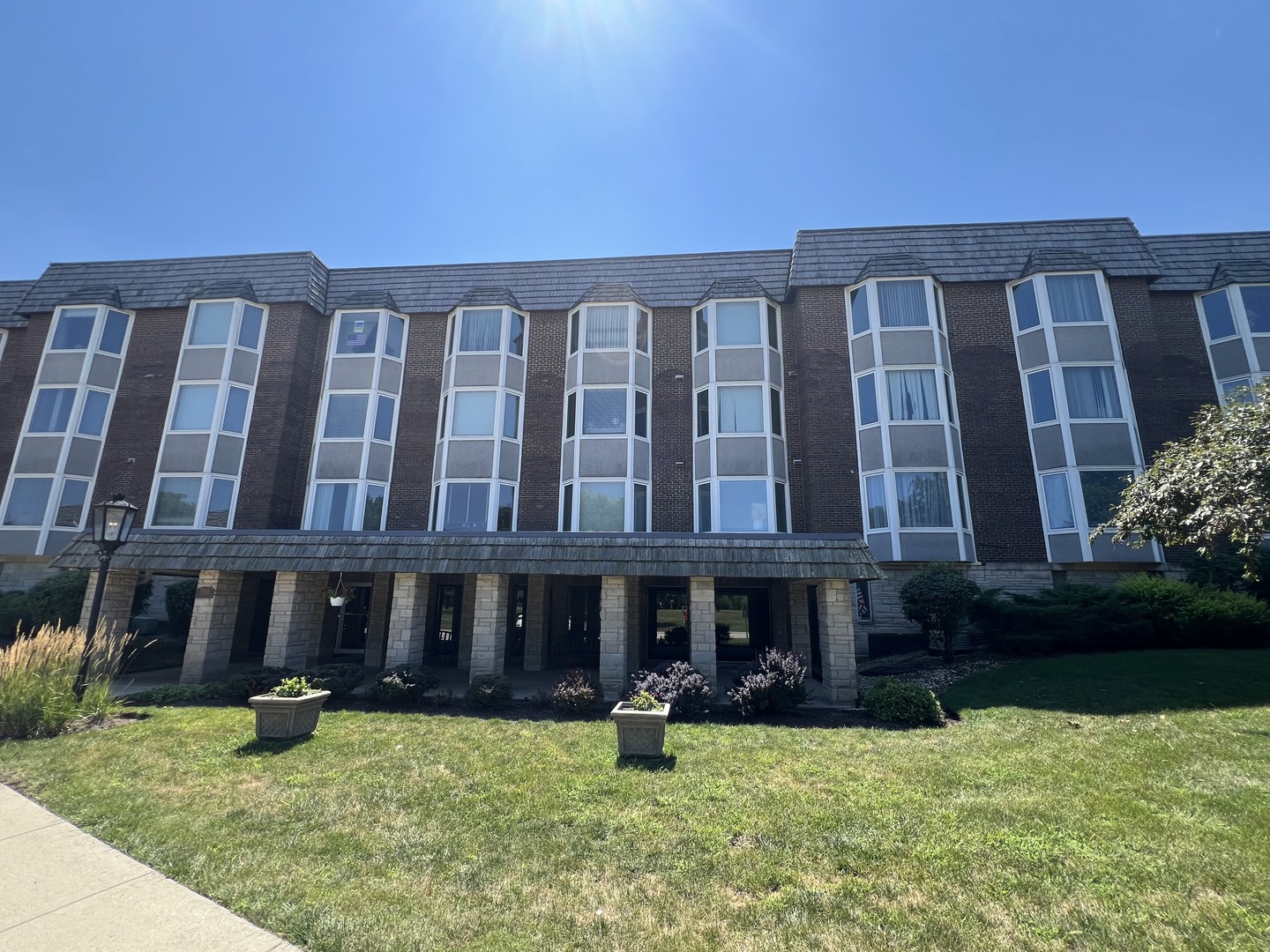 500 Thames Parkway #1F, Park Ridge, IL 60068