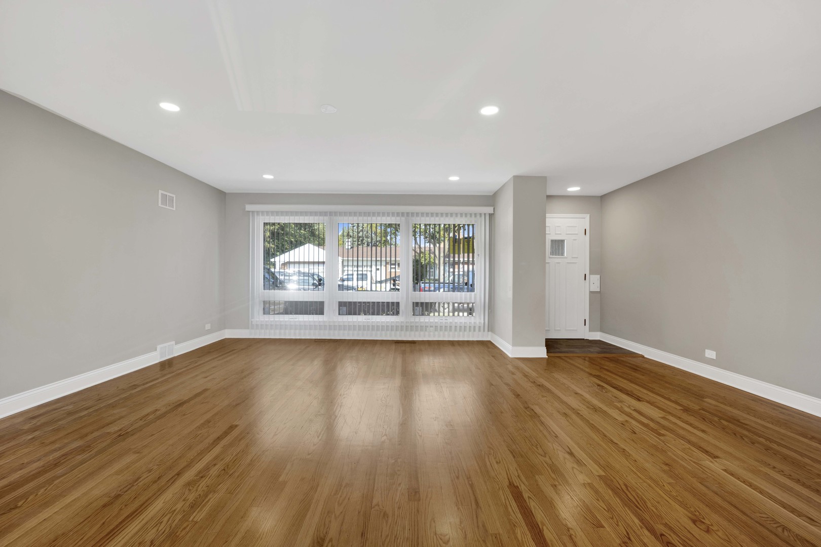 1900 Manchester Avenue, Westchester, IL 60154