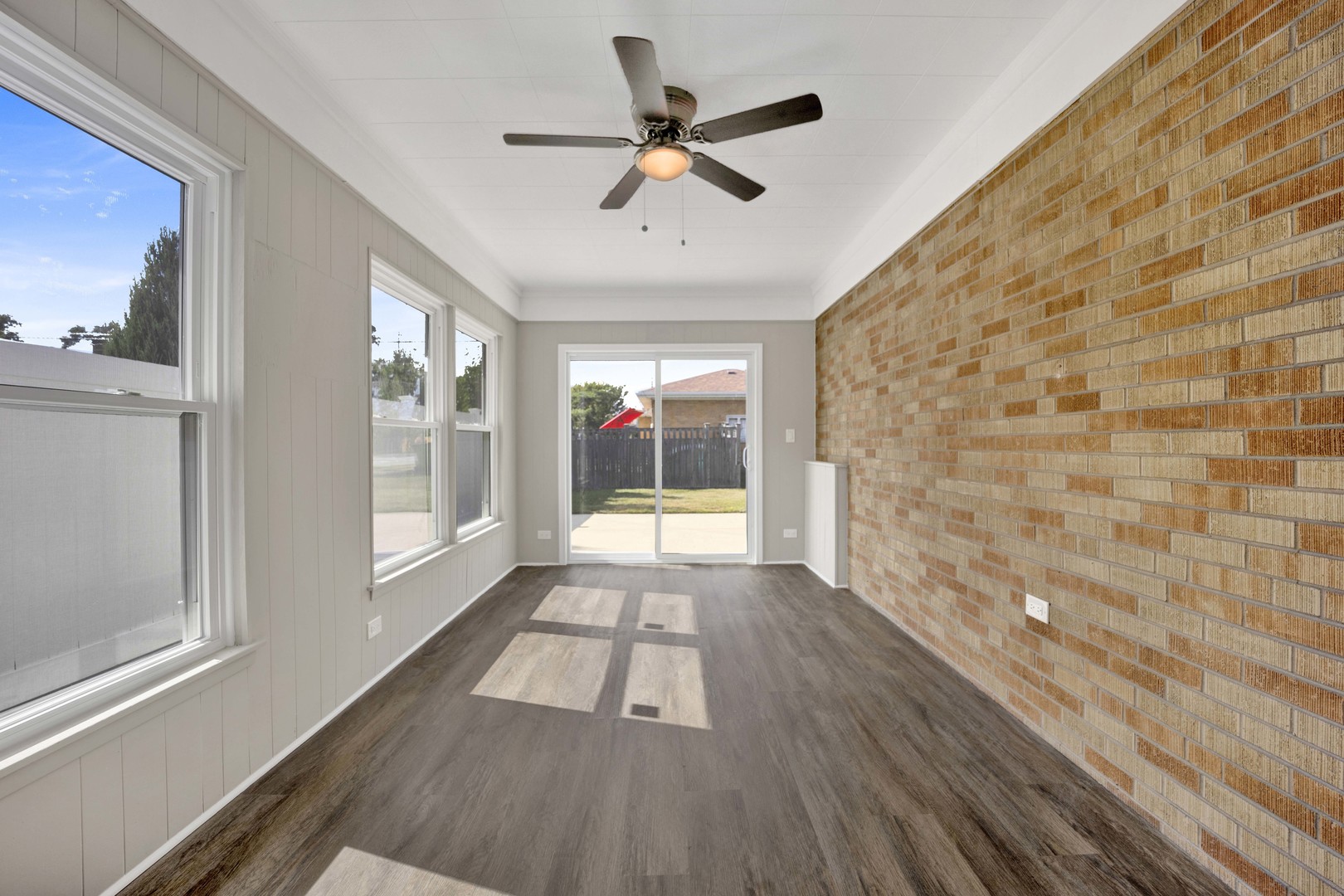 1900 Manchester Avenue, Westchester, IL 60154