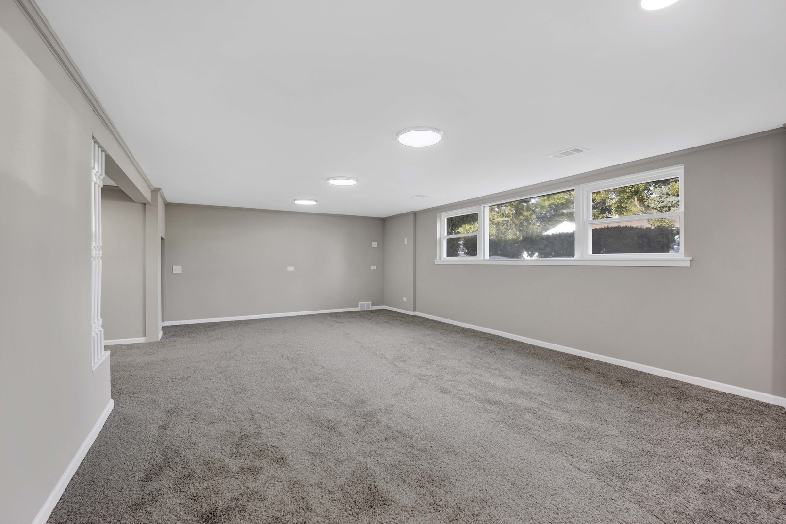 1900 Manchester Avenue, Westchester, IL 60154