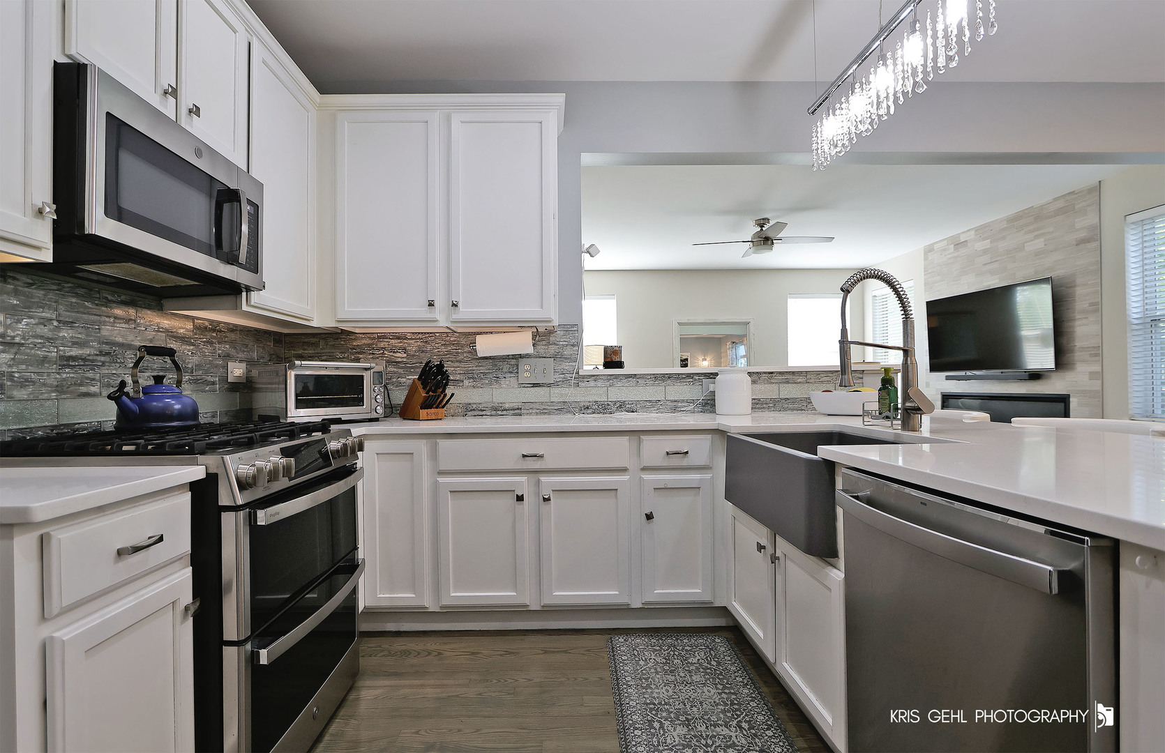 2800 SWEET CLOVER Way, Wauconda, IL 60084