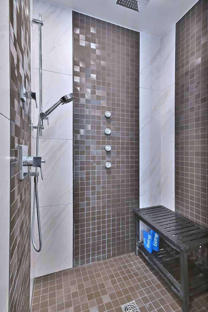 5 N Tower Road, Oak Brook, IL 60523