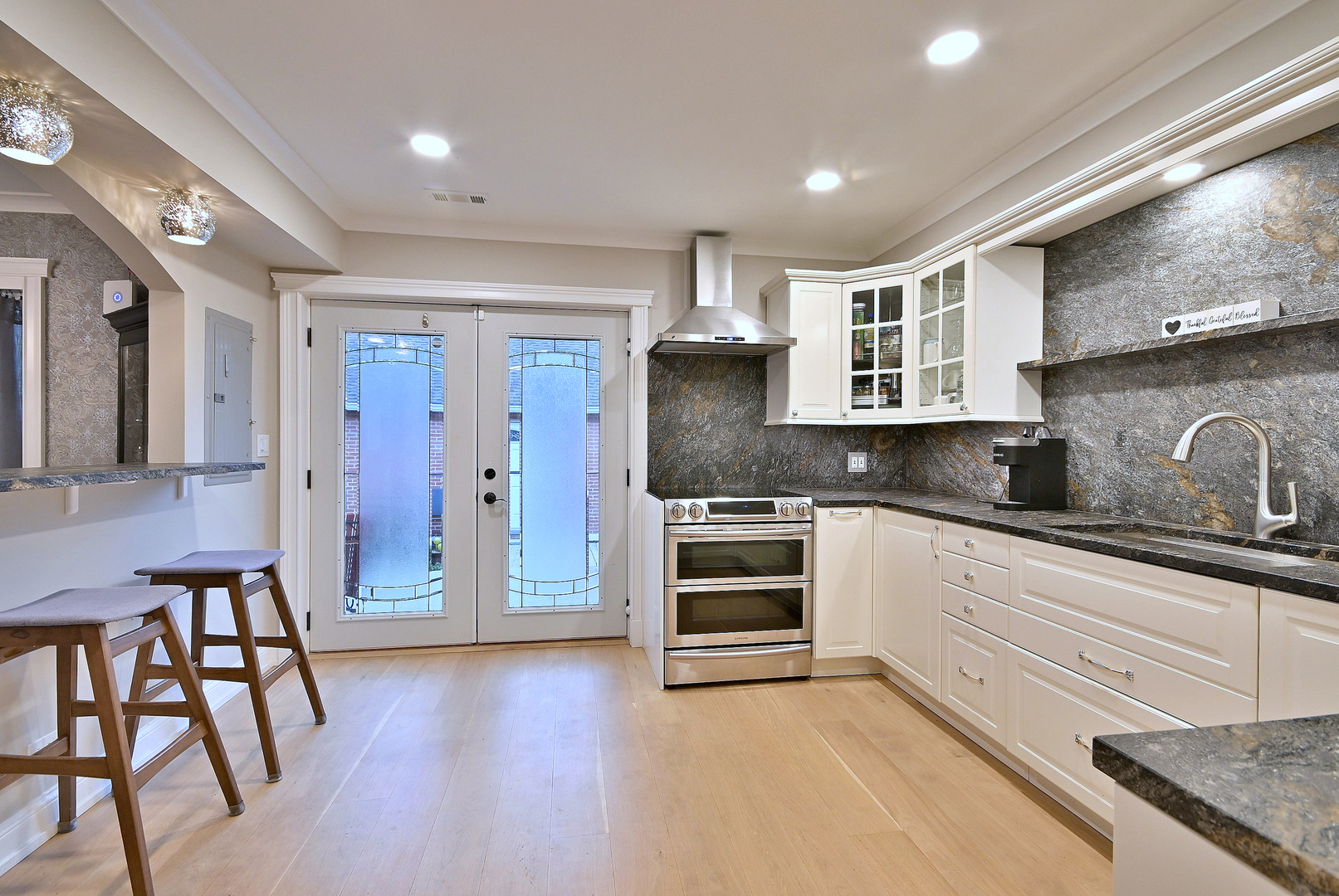 5 N Tower Road, Oak Brook, IL 60523