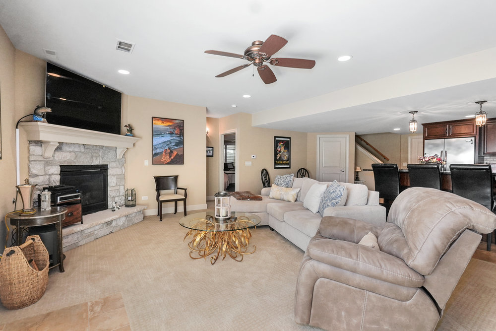 13409 Lake Mary Drive, Plainfield, IL 60585