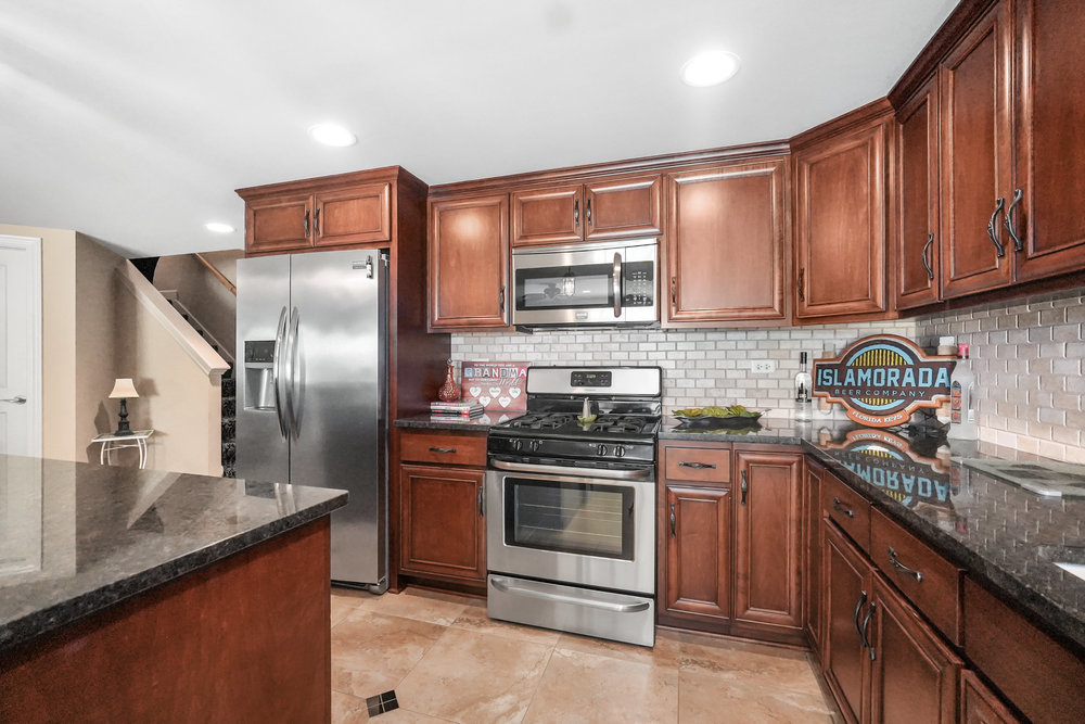 13409 Lake Mary Drive, Plainfield, IL 60585