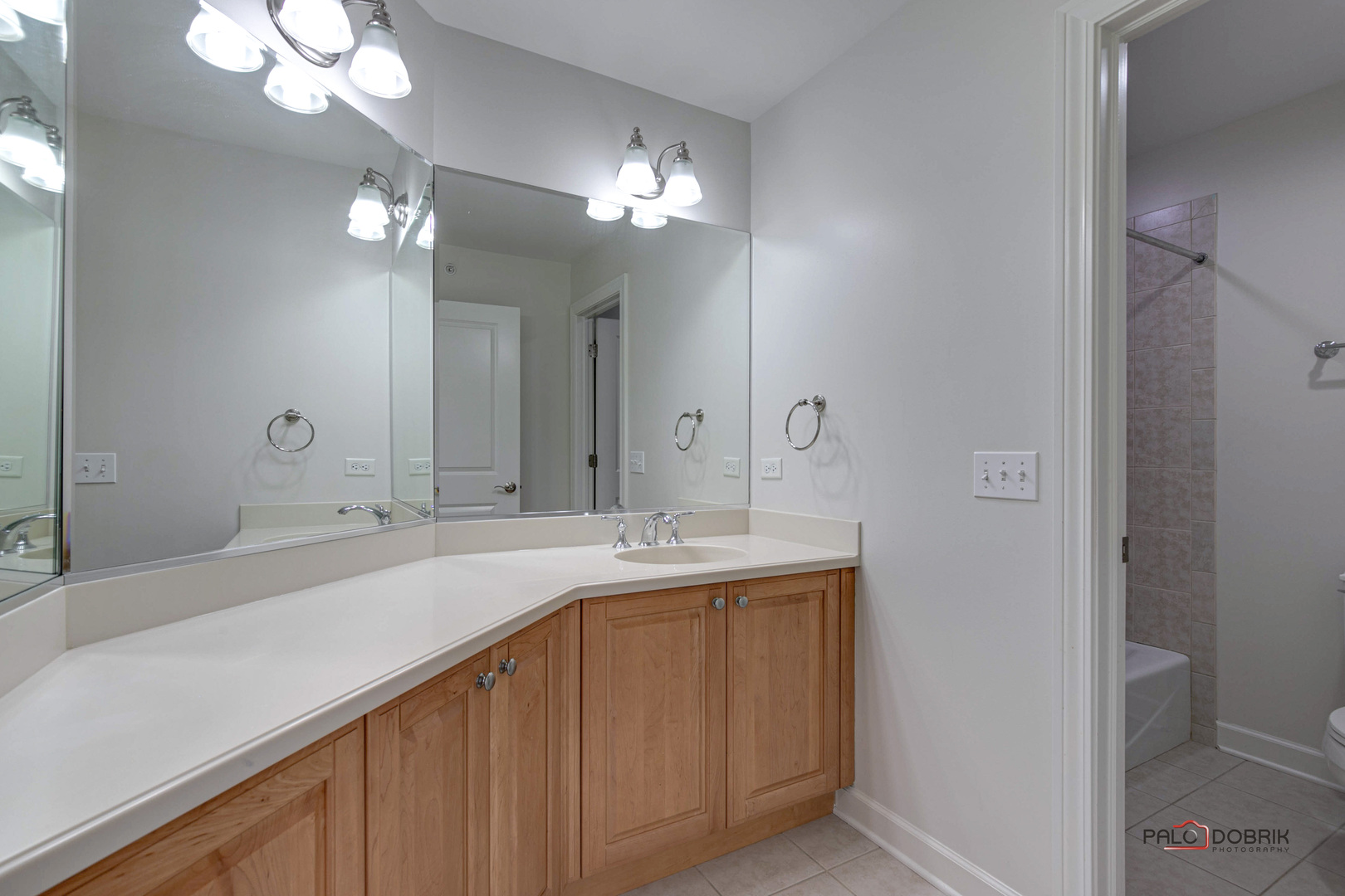 1918 Lynn Circle, Libertyville, IL 60048