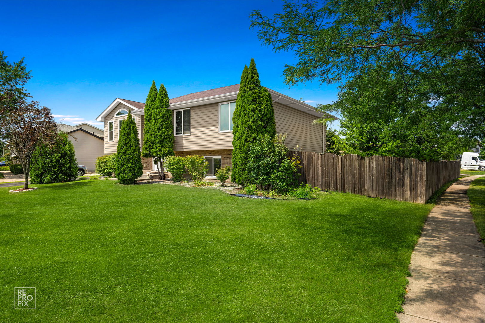 6911 Astoria Drive, Plainfield, IL 60586