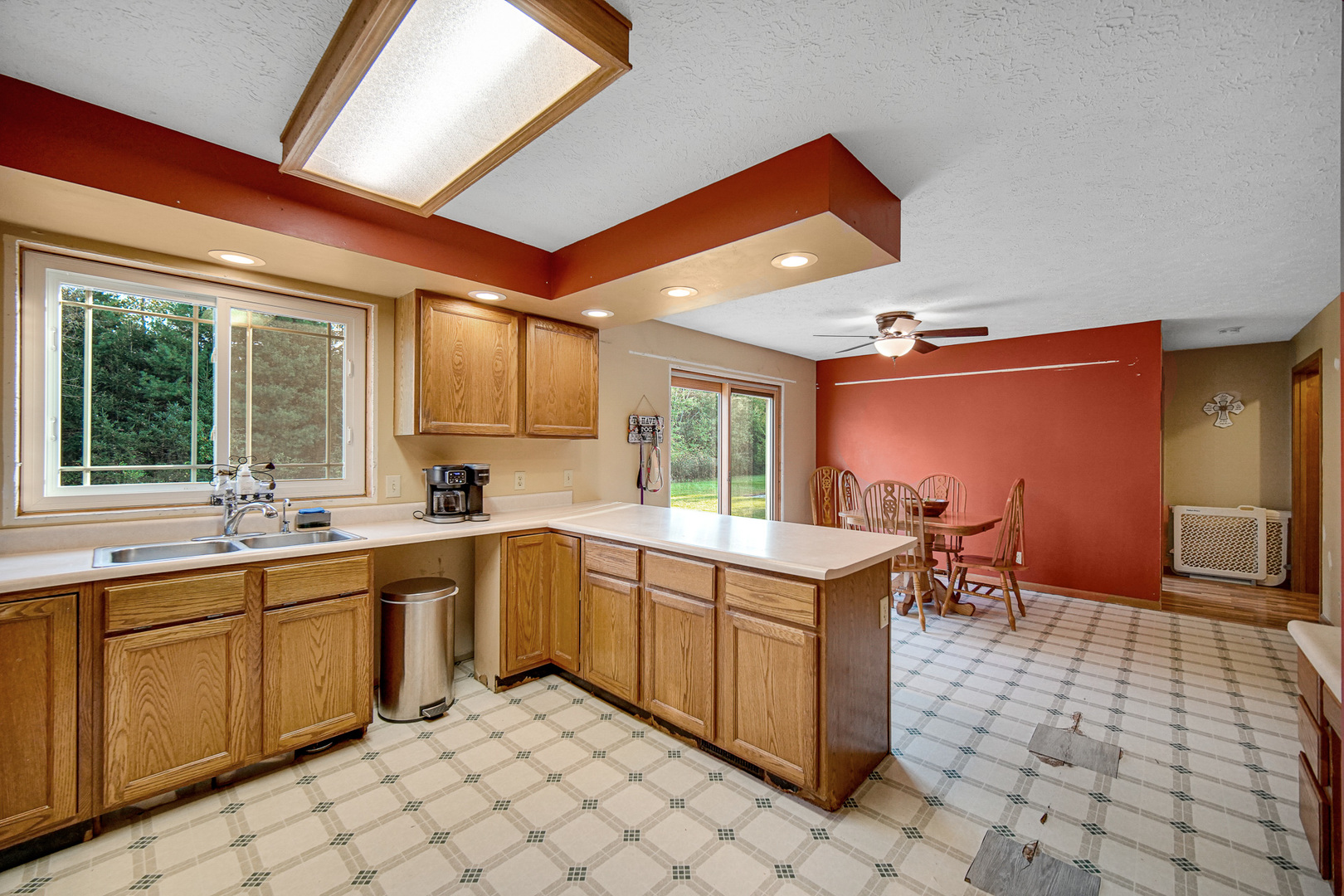 15598 E 3500N Road, Momence, IL 60954