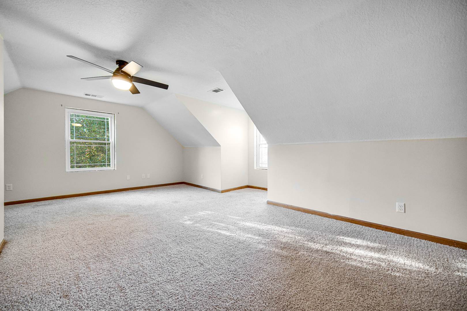 15598 E 3500N Road, Momence, IL 60954