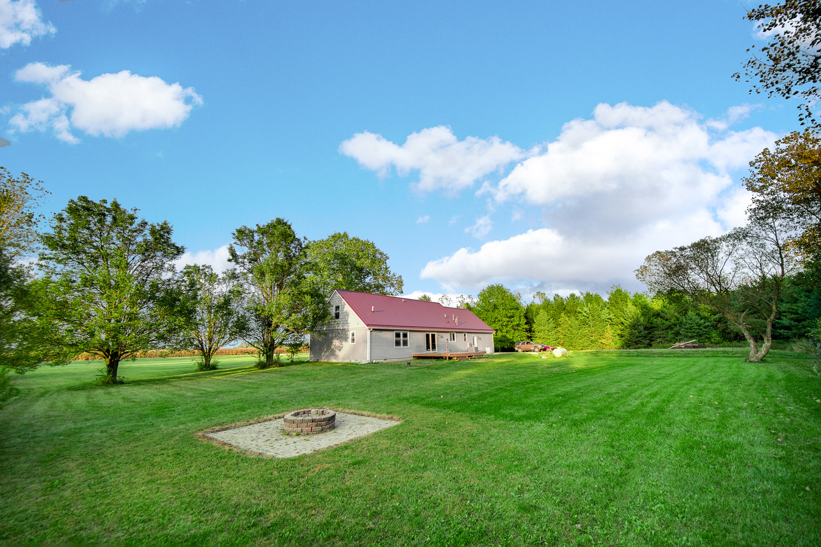 15598 E 3500N Road, Momence, IL 60954