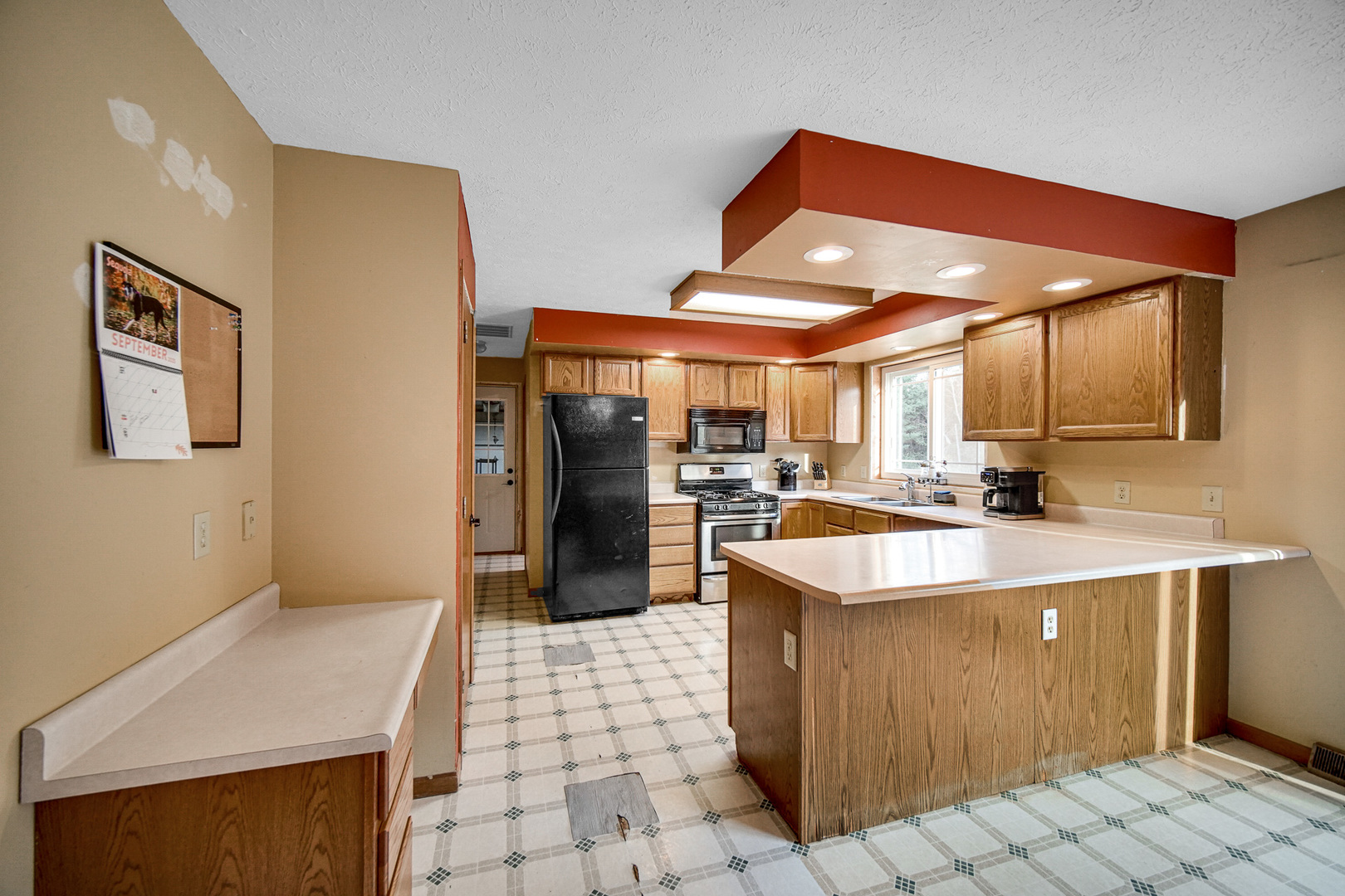 15598 E 3500N Road, Momence, IL 60954