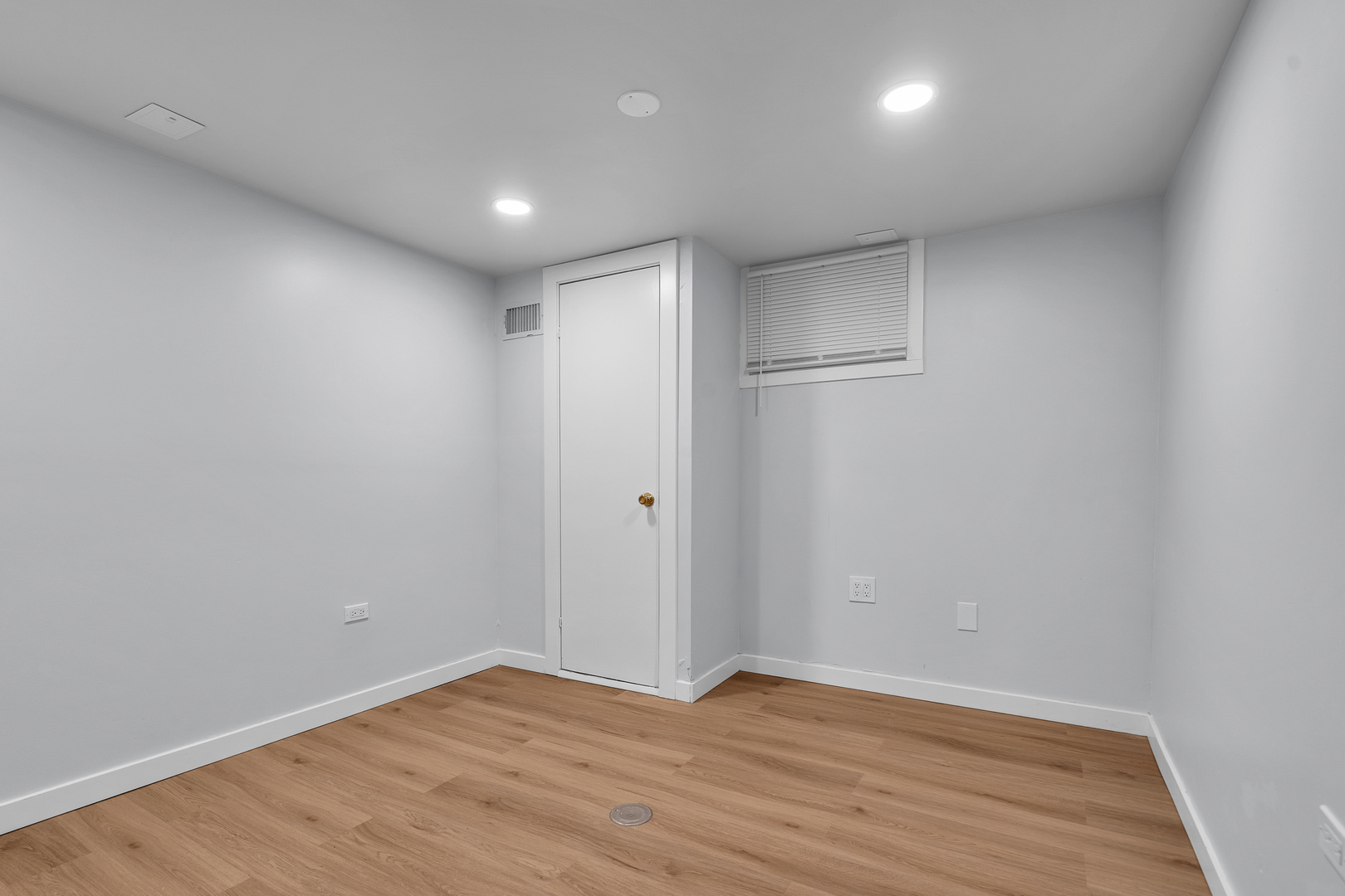 6811 N Kenneth Avenue, Lincolnwood, IL 60712