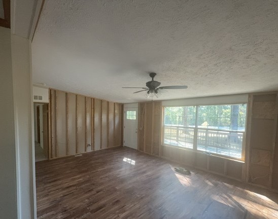 19188 E Divide Road, Bluford, IL 62814