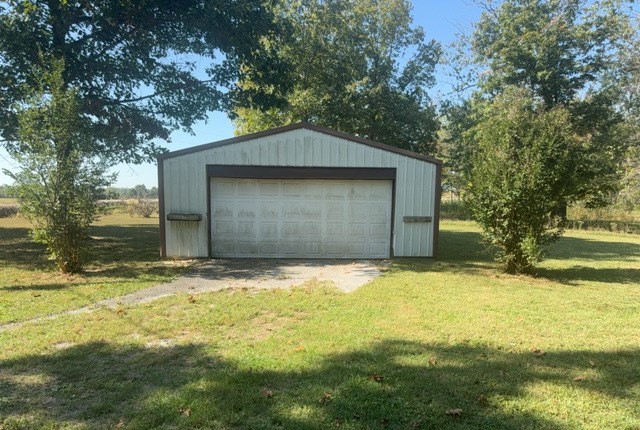 19188 E Divide Road, Bluford, IL 62814