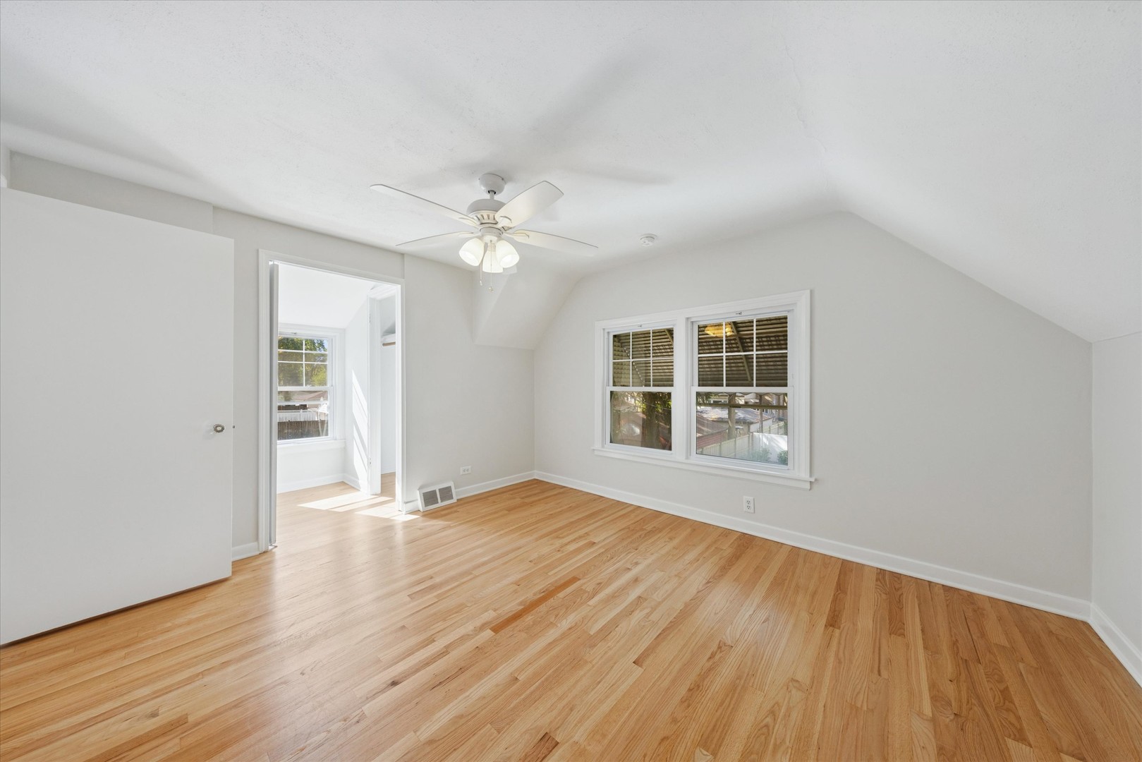 1500 Bristol Avenue, Westchester, IL 60154