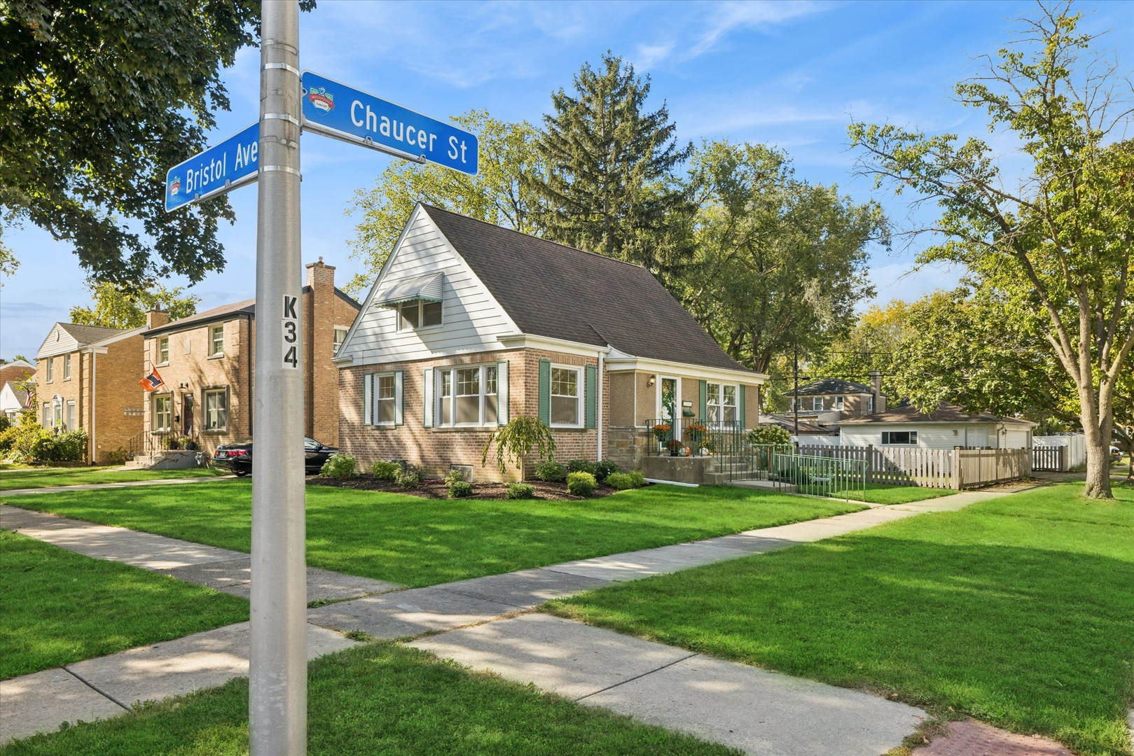 1500 Bristol Avenue, Westchester, IL 60154