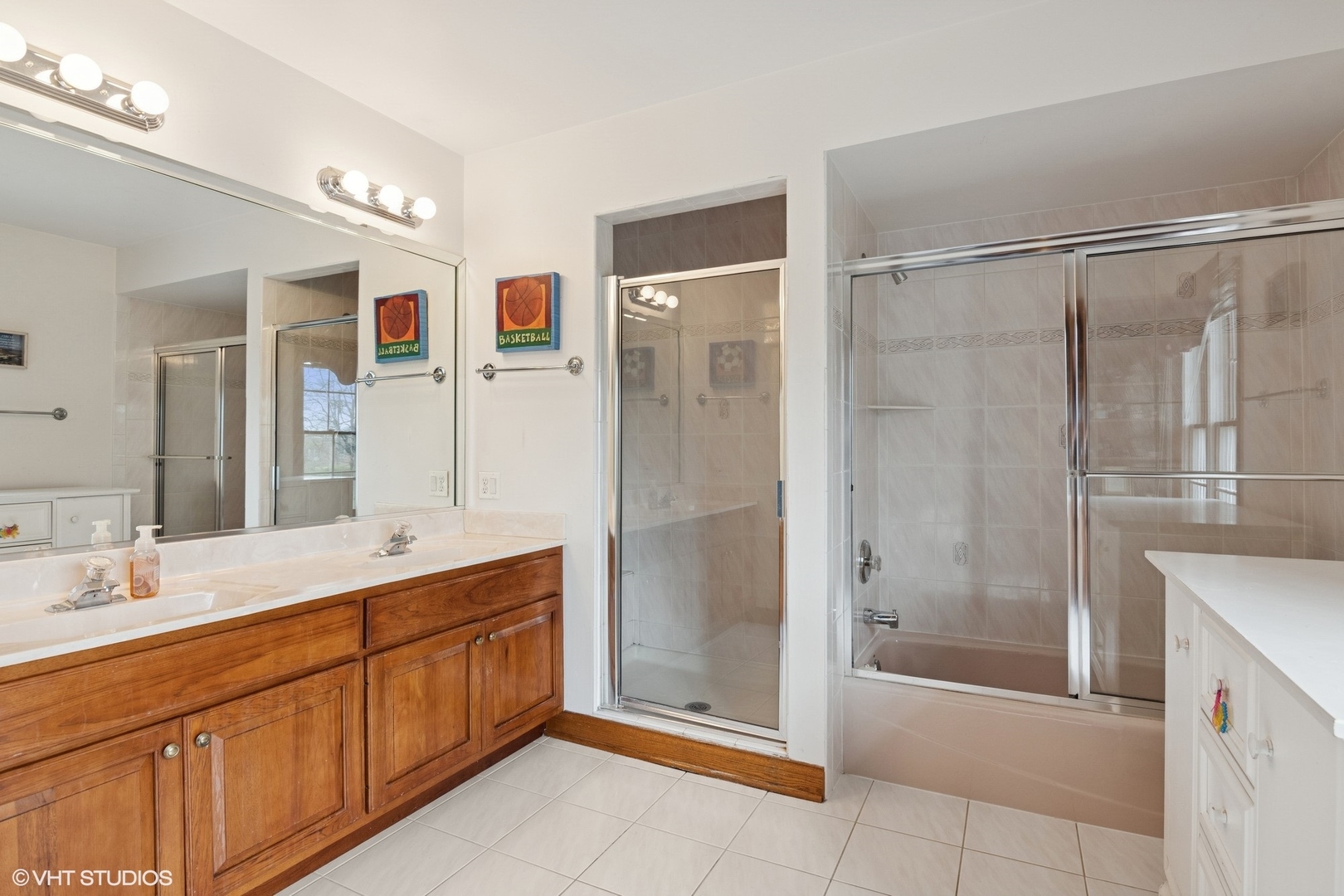 500 S KENILWORTH Avenue, Elmhurst, IL 60126