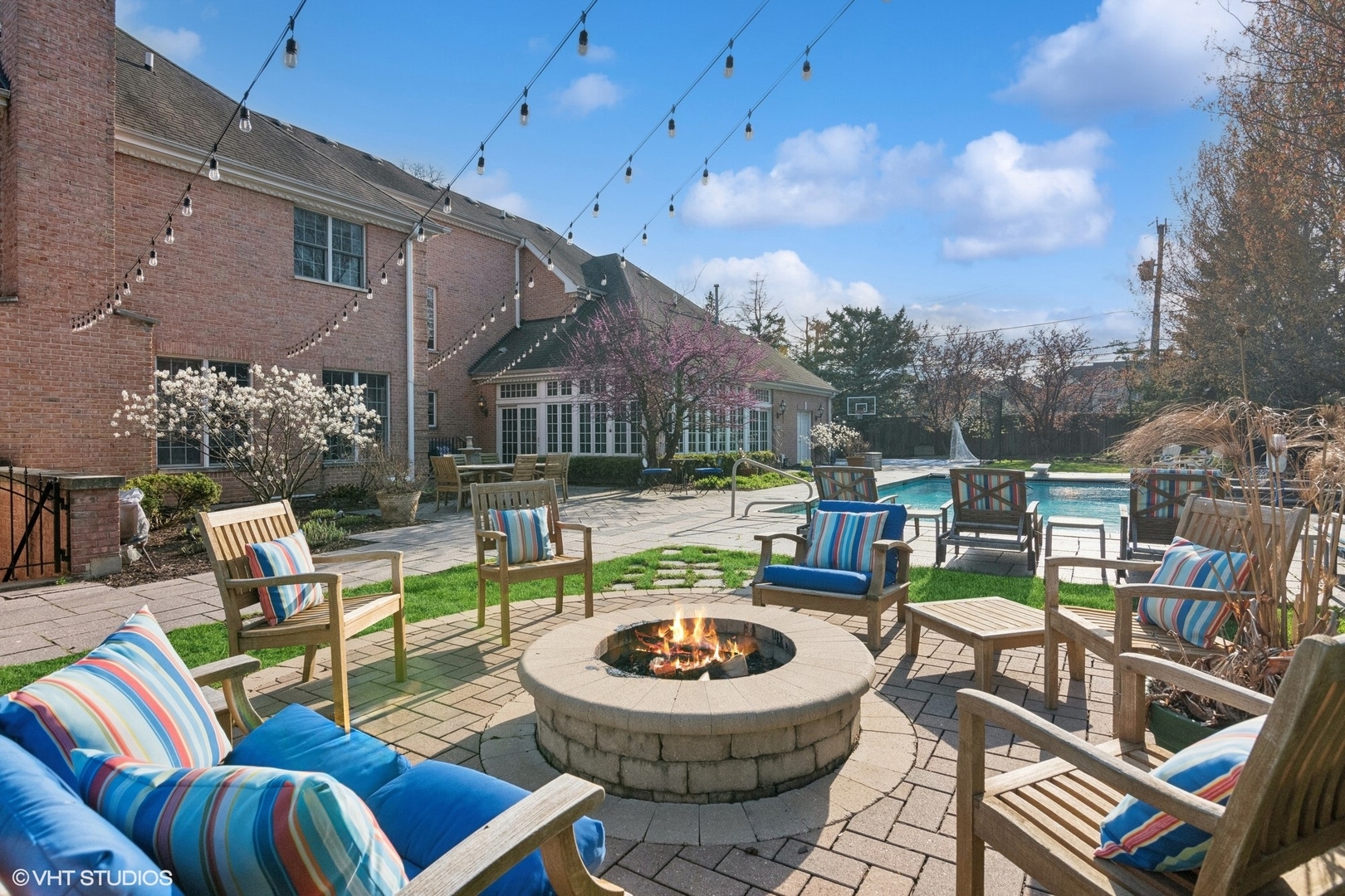 500 S KENILWORTH Avenue, Elmhurst, IL 60126