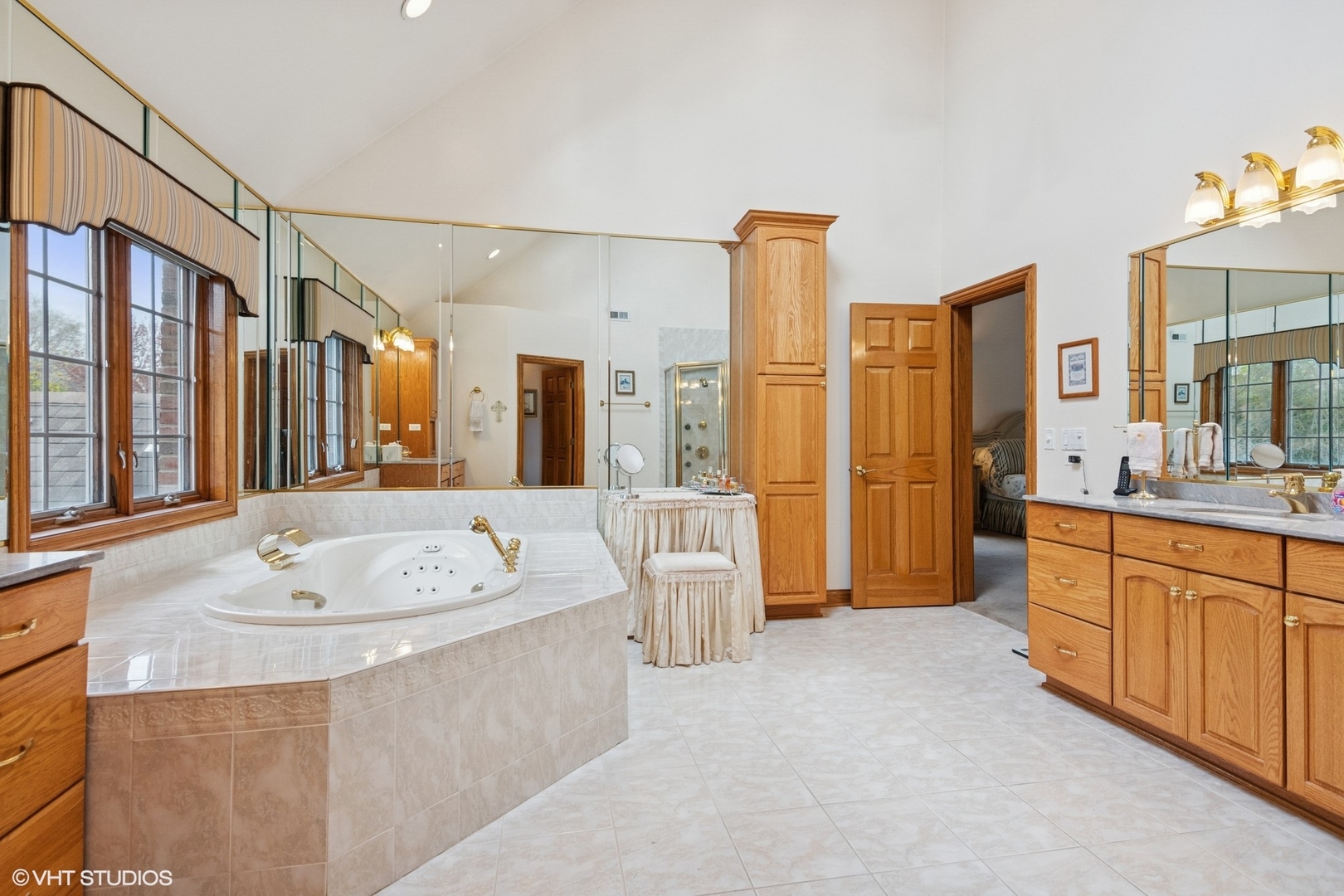 500 S KENILWORTH Avenue, Elmhurst, IL 60126