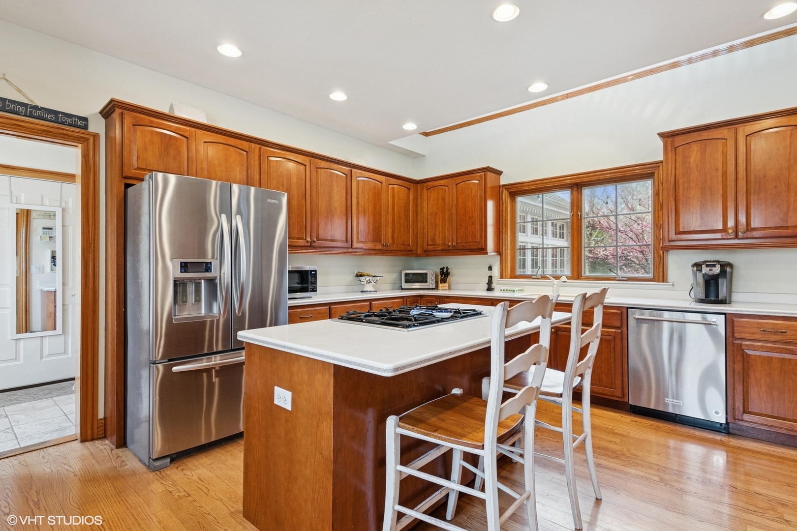 500 S KENILWORTH Avenue, Elmhurst, IL 60126