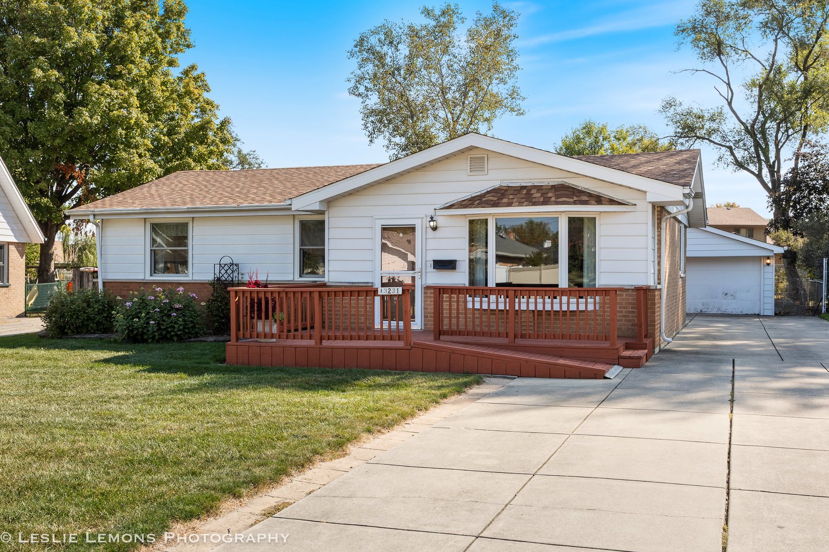 13231 E Playfield Drive, Crestwood, IL 60418