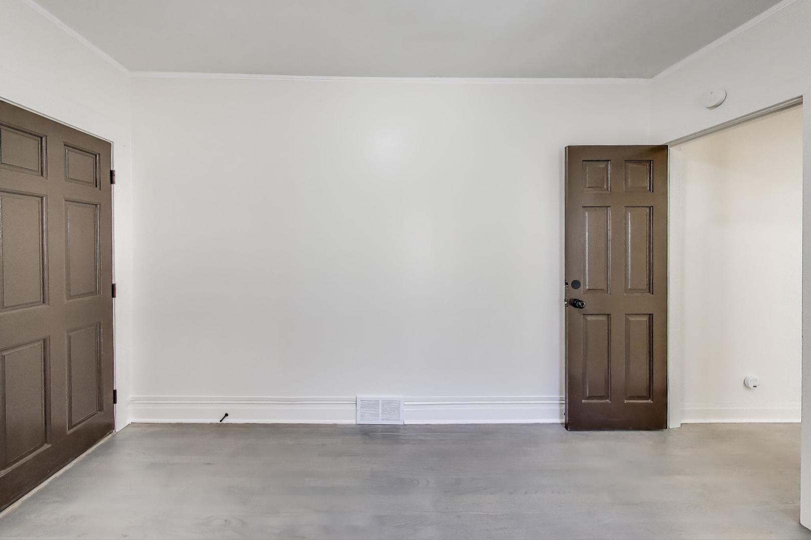 2007 S 9th Avenue, Maywood, IL 60153
