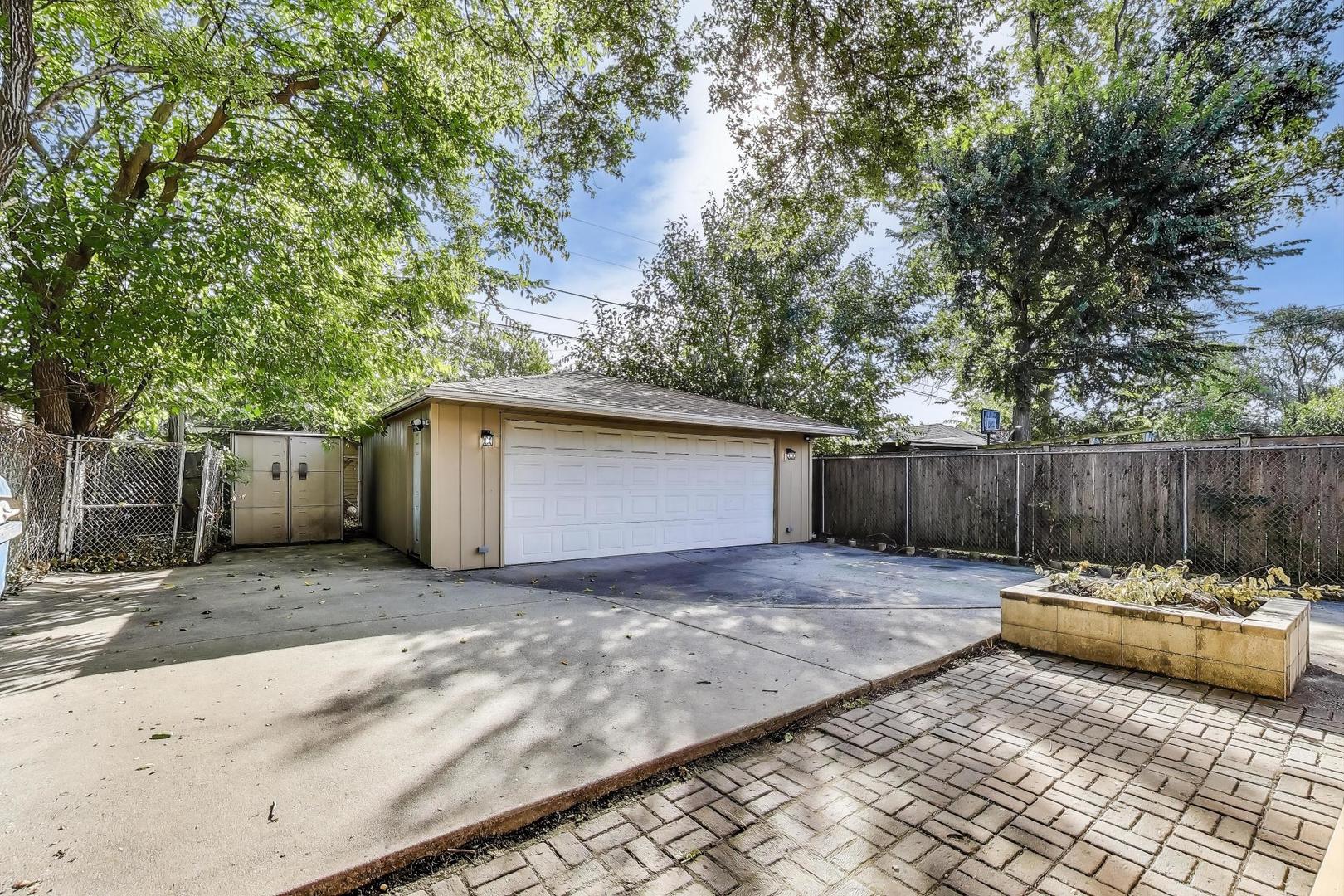 2007 S 9th Avenue, Maywood, IL 60153